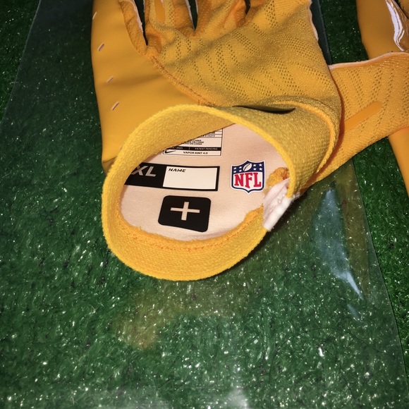 NEW NFL NIKE VAPOR KNIT 4.0 MAGNIGRIP+ WR FOOTBALL GLOVES WITH STREAMER TOWEL - Picture 3 of 7